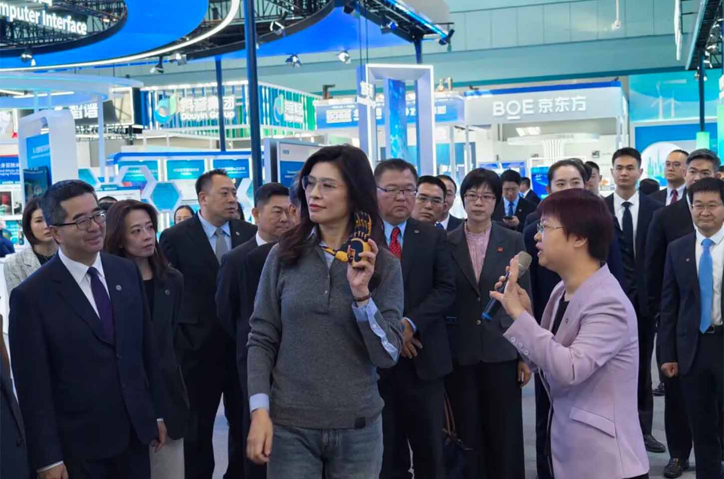 中国国民党主席郑丽文：“全世界最聪明的大脑聚集在海淀区、中关村！”