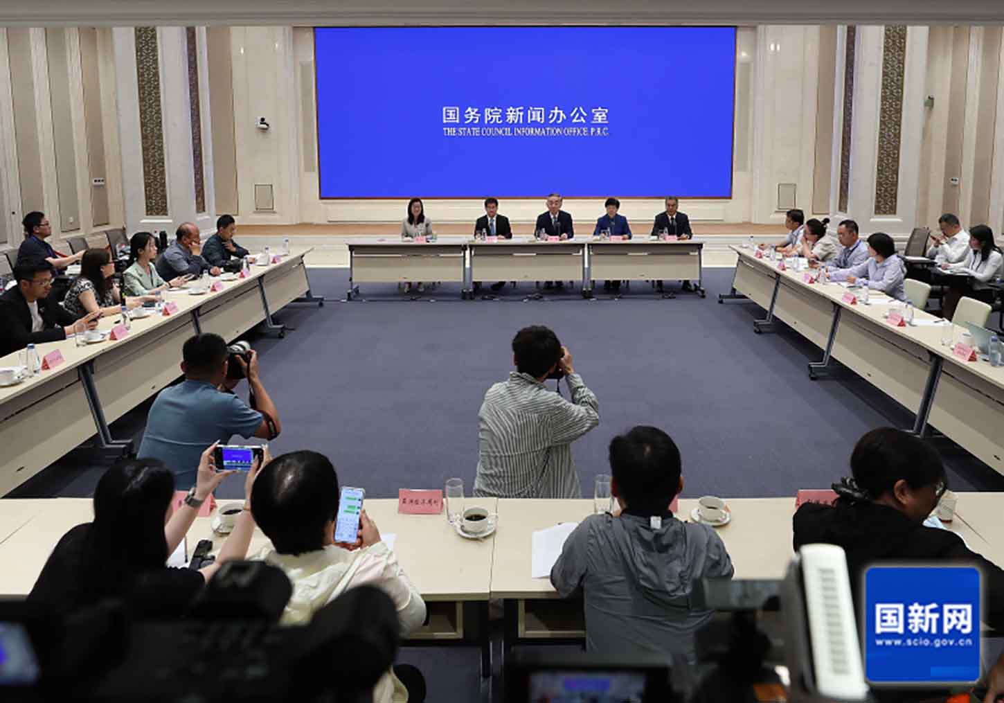 中外记者见面会现场(刘健 摄).jpg